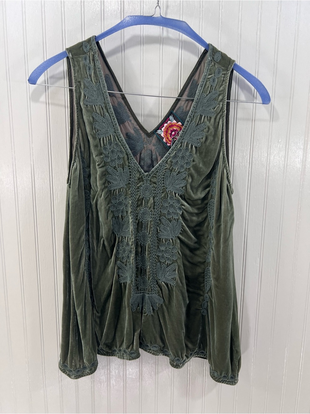 Johnny Was Boho Fairy Sage Green Silk Velvet Embroidered Tank Top Size L